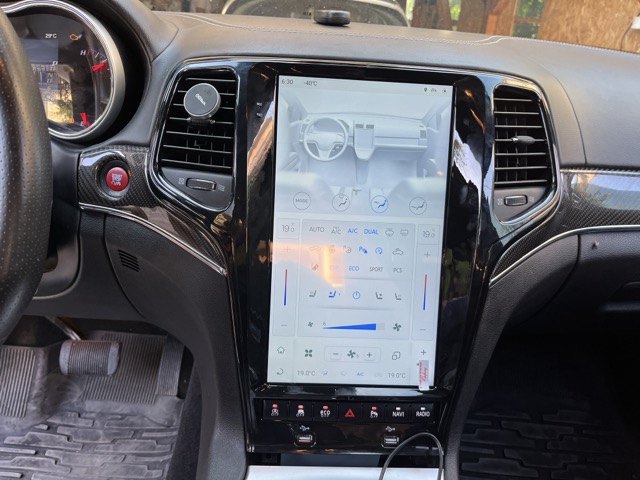 13.6” OEM Android Multimedija Tesla style - Jeep Grand Cherokee 11-21 - Image 4