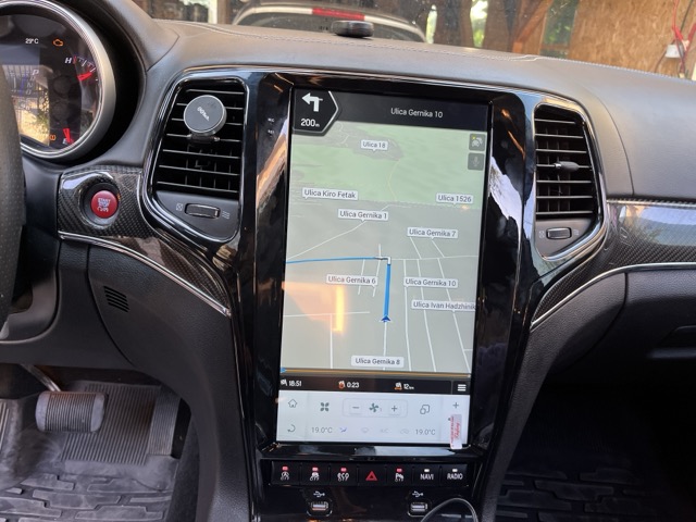 13.6” OEM Android Multimedija Tesla style - Jeep Grand Cherokee 11-21 - Image 6